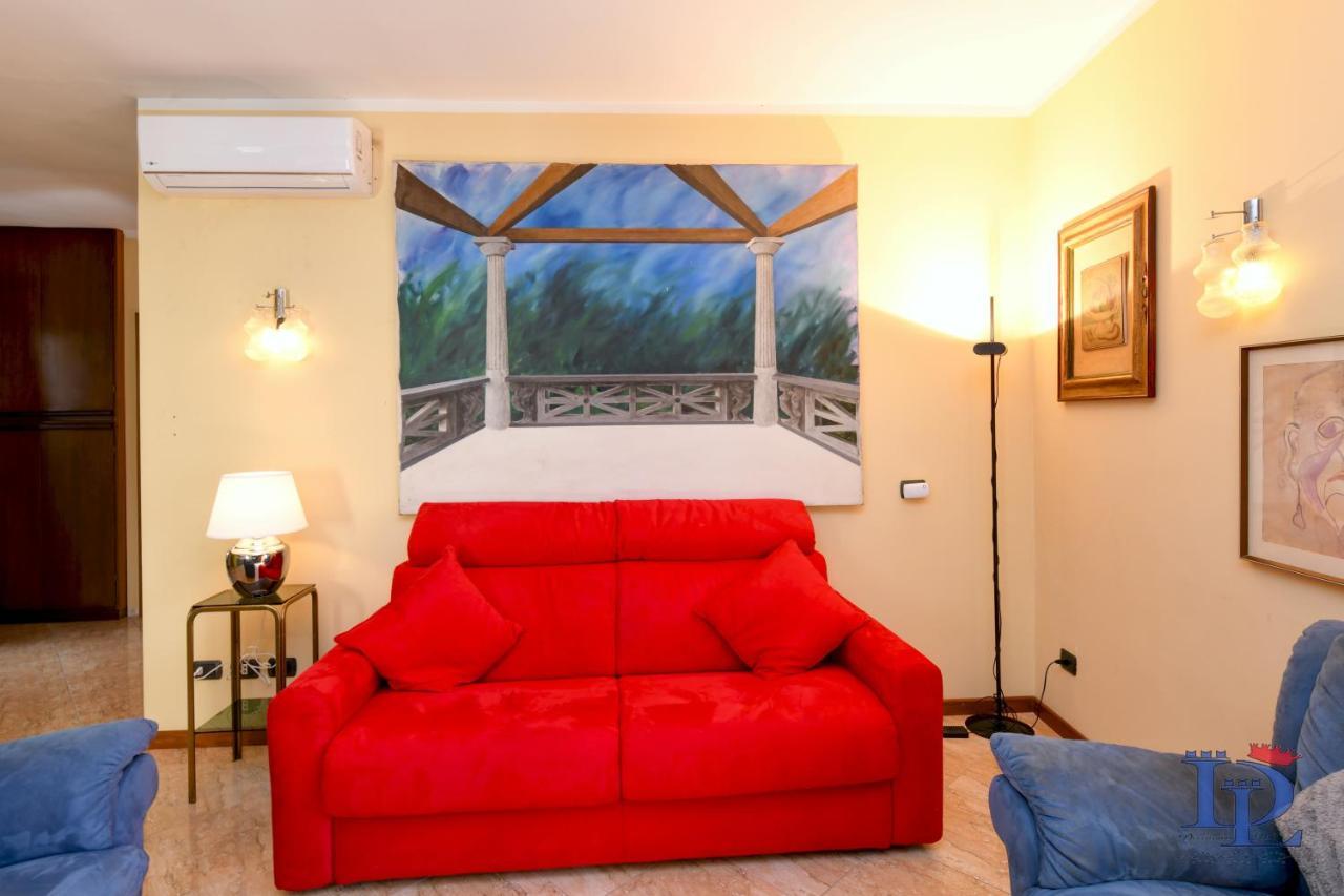 Desenzanoloft Official Partner Marriott Homes & Villas - Queen Of Sirmione Castle View Buitenkant foto
